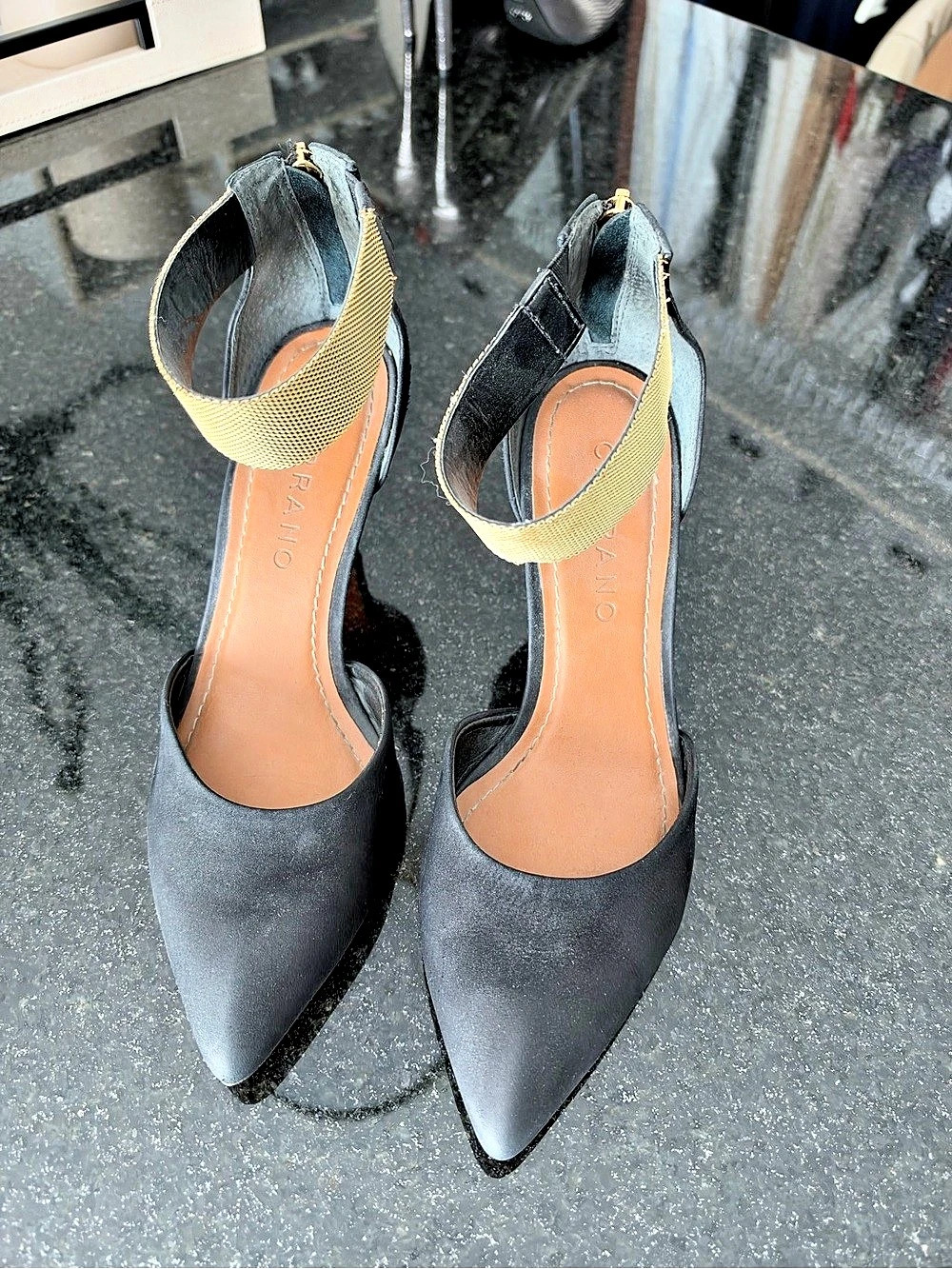 Carrano Pointed Toe Ankle Strap Heels Black US 7
